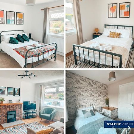Staybynumbers - Spacious Three Bed House Royal Hillsborough Exterior foto